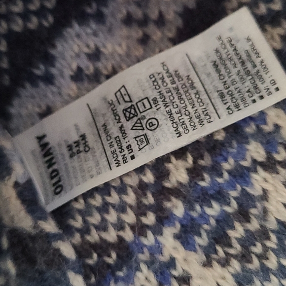 Boys pom pom hat - Picture 3 of 3